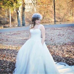 Vera Wang White Wedding Dress